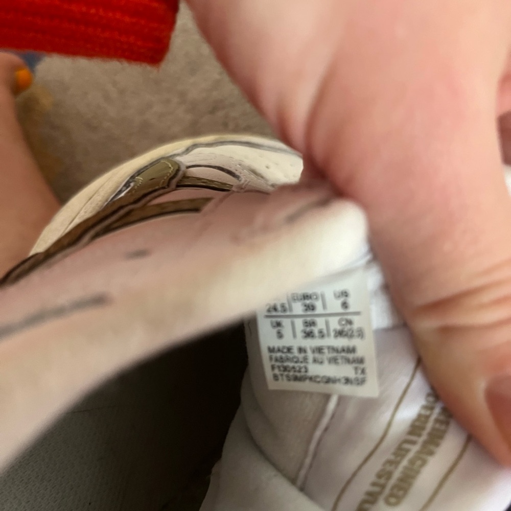 Asics White Sneakers with Gold Details - Picture 5 of 6